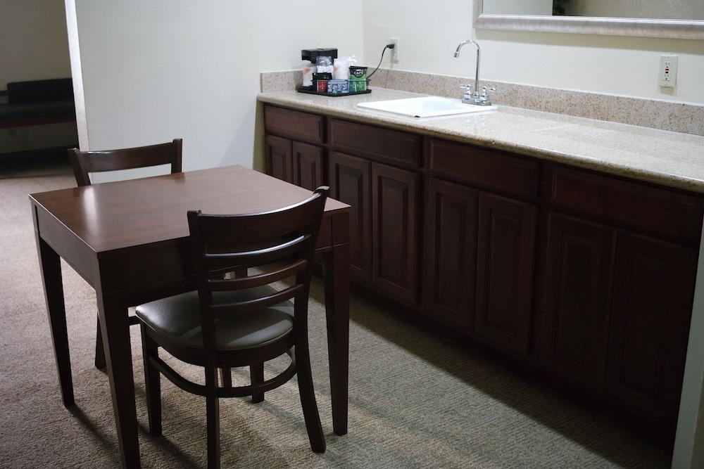 Ardmore Inn & Suites Ardmore Bagian luar foto