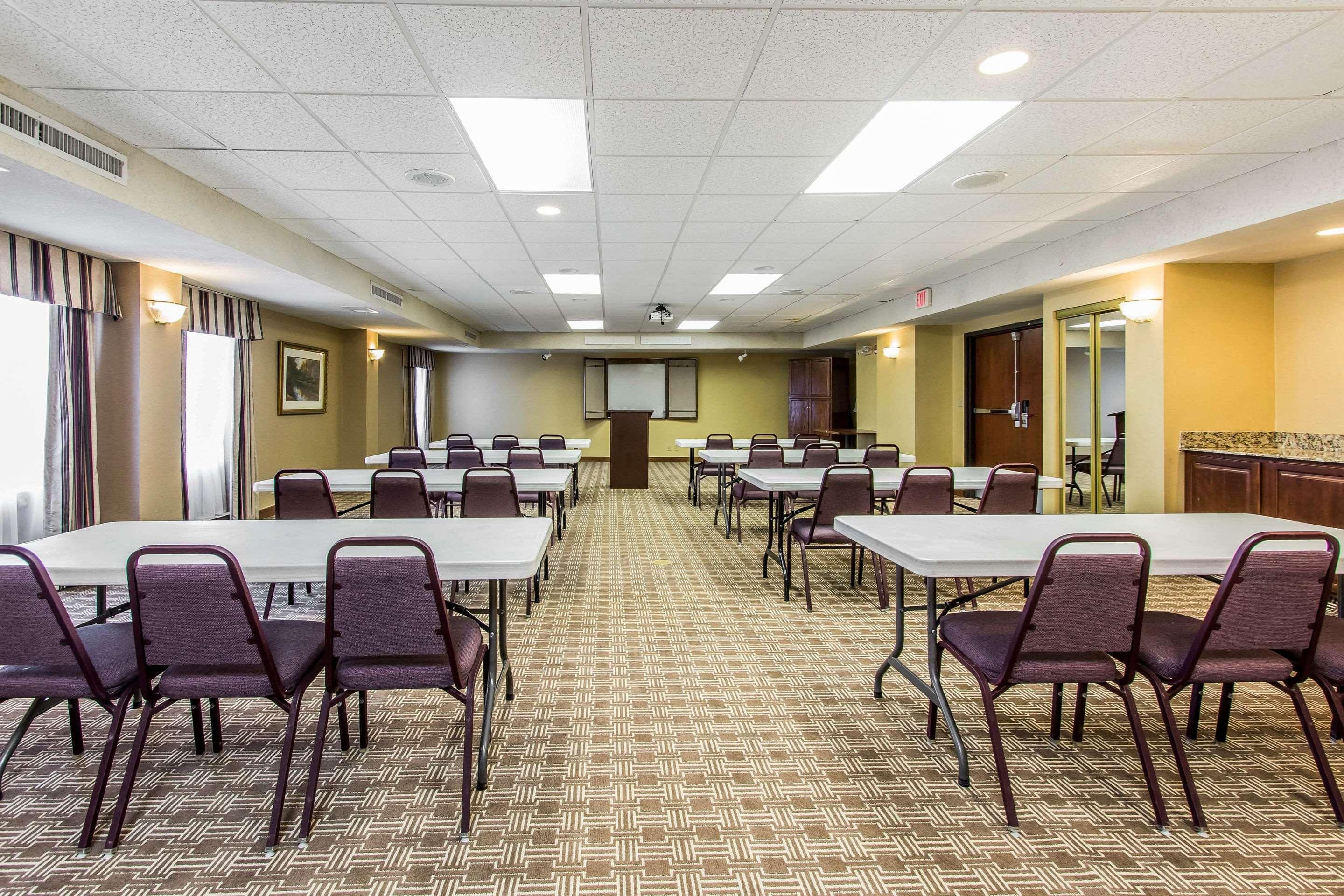 Ardmore Inn & Suites Ardmore Bagian luar foto