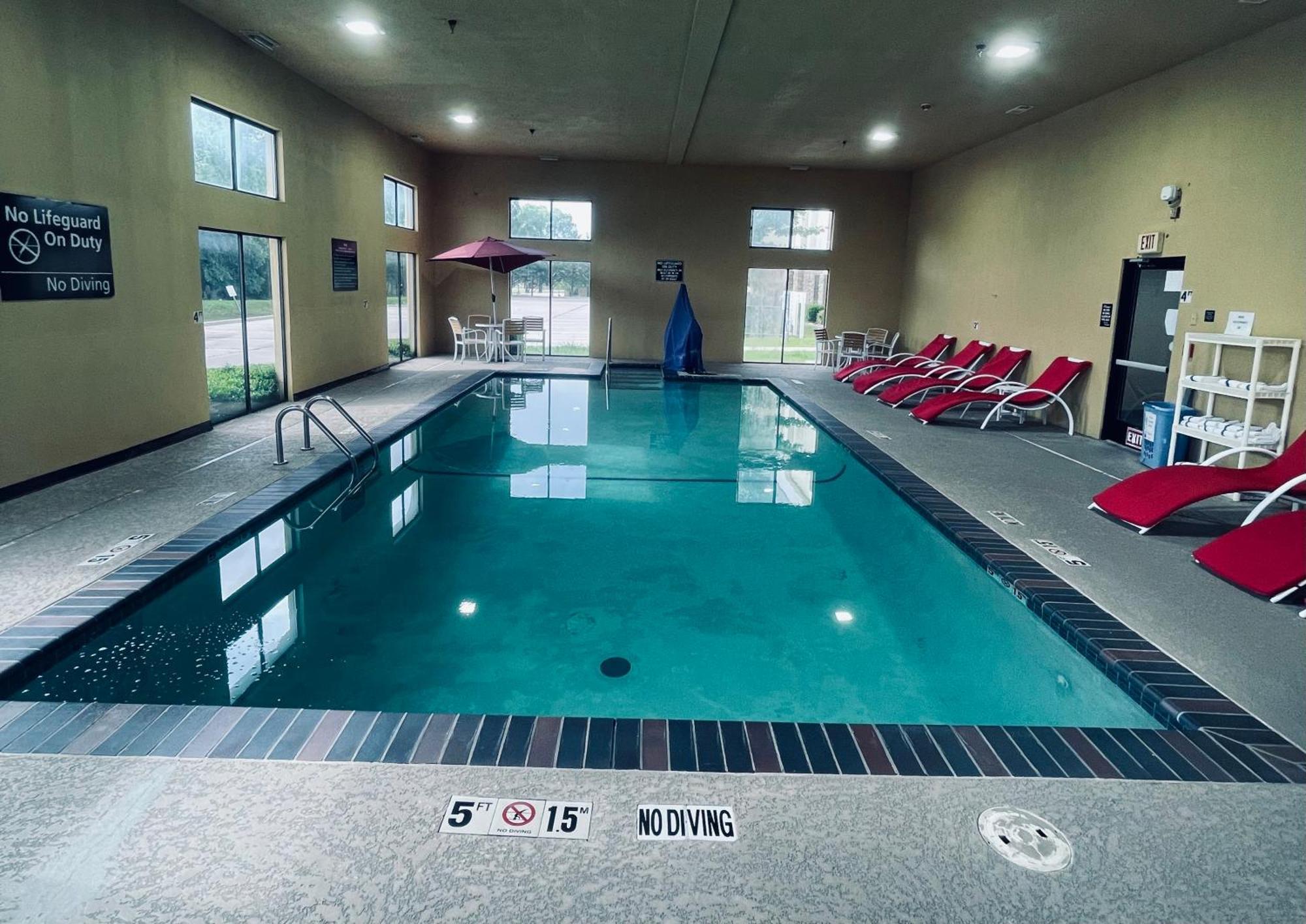 Ardmore Inn & Suites Ardmore Bagian luar foto